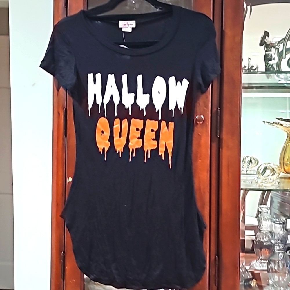 Miss Popular Halloween Tee-shirt Black "HALLOW QUEEN " Black size small nwt